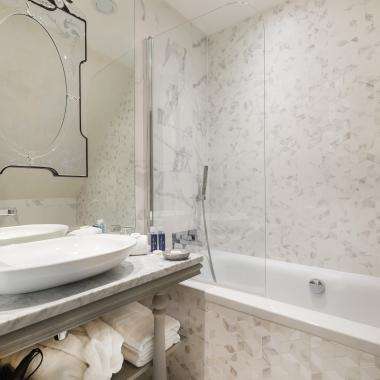 Cluny Square - Bathroom