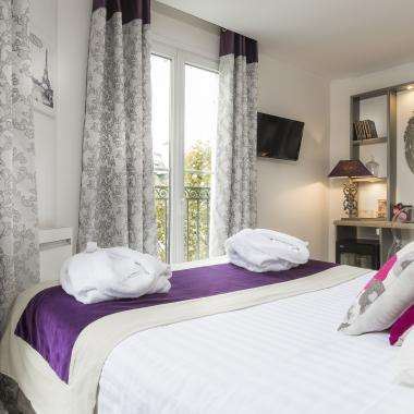 Cluny Square - Double Balcony Room