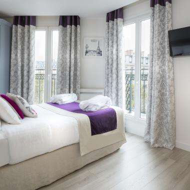 Cluny Square - Double Balcony Room