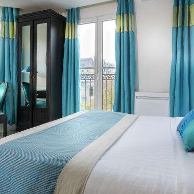 Cluny Square - Double Balcony Room