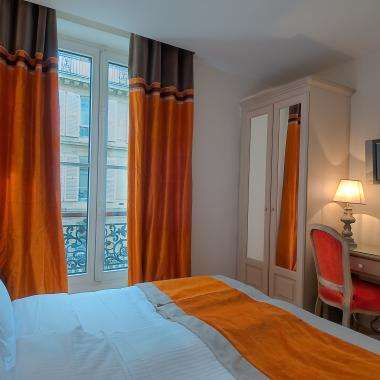Cluny Square - Double Room
