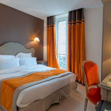 Cluny Square - Double Room