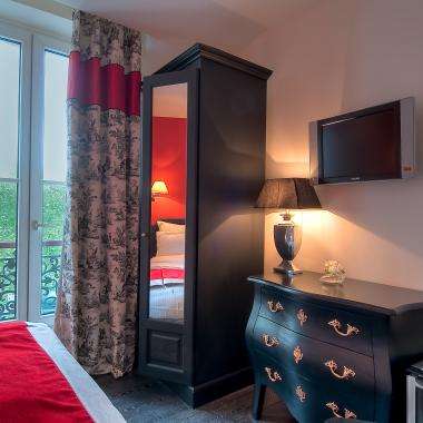 Cluny Square - Twin Balcony Room
